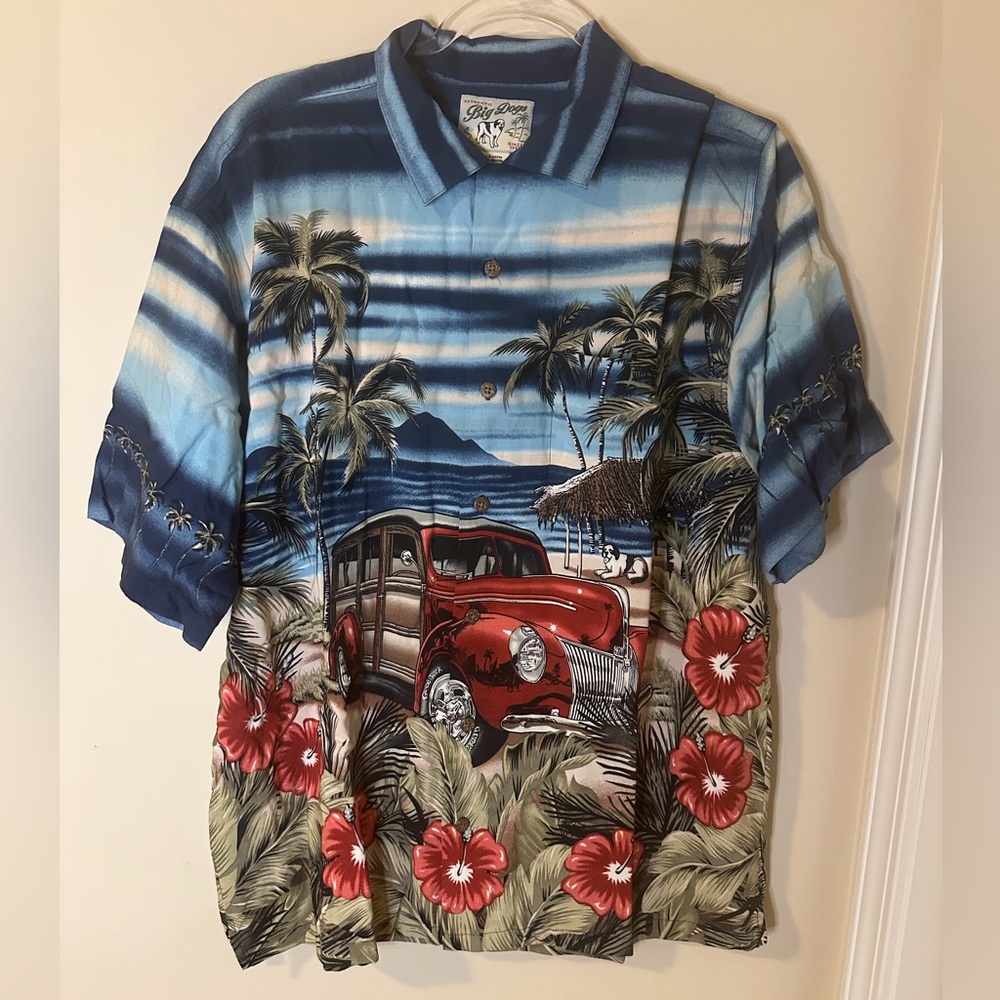 Big Dogs Mens Hawaiian Short Sleeve Button Down Shirt. Size L. Blue/colorful.